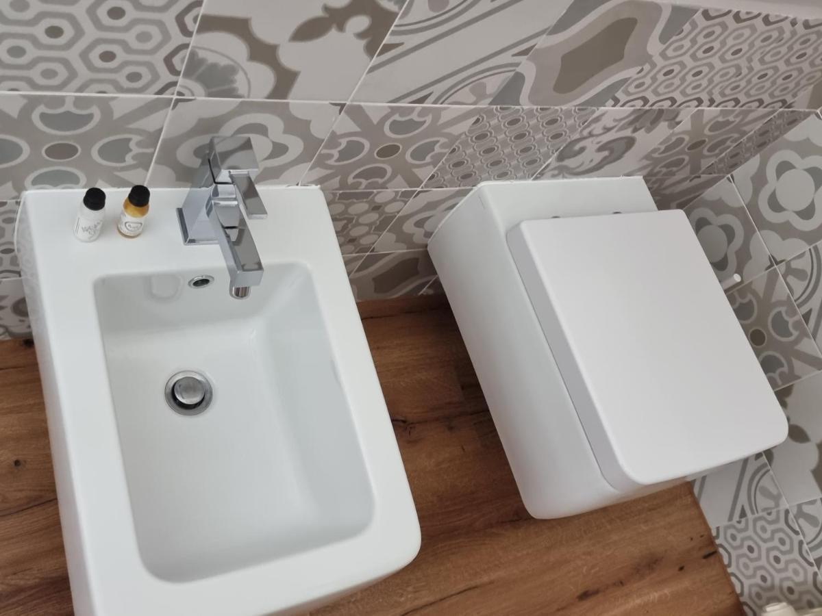 Giulia Butterfly Apartment Бетоле Екстериор снимка
